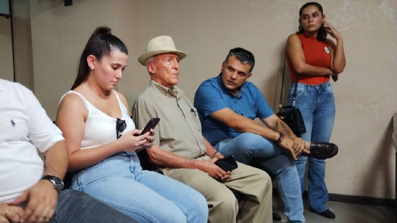 Familia del gobernador de Santa Cruz se presenta en audiencia judicial
