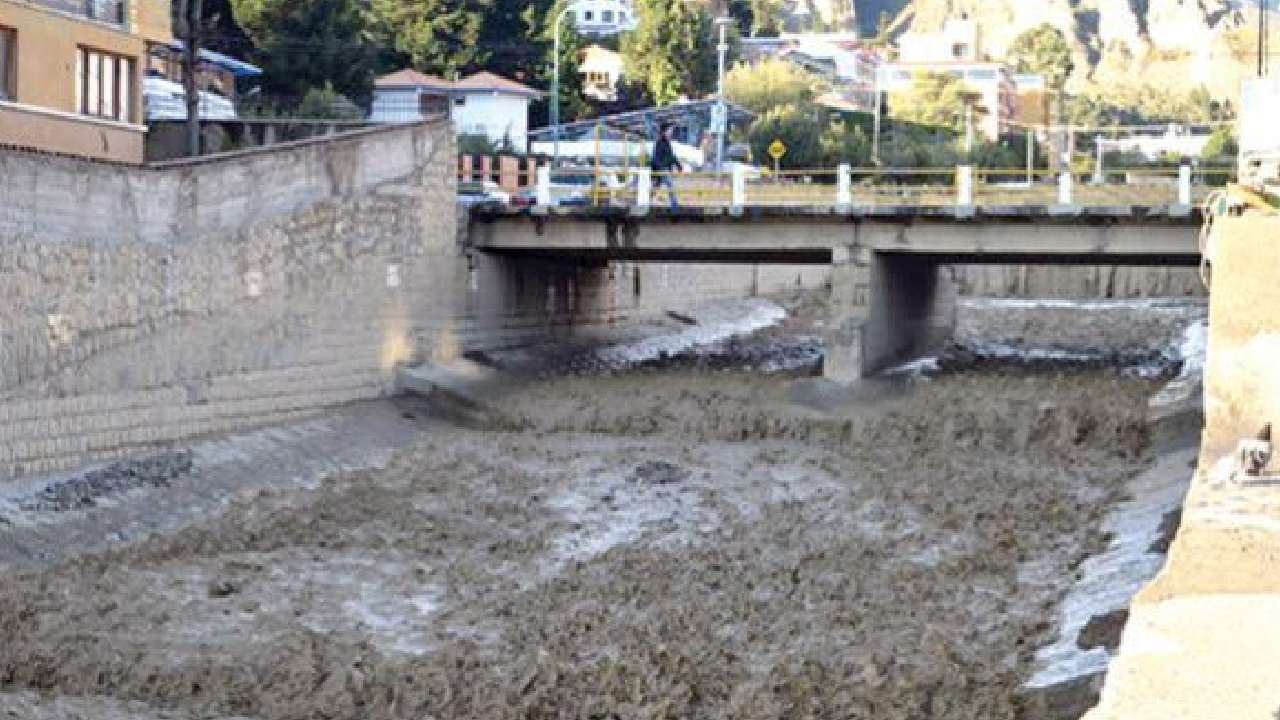 La Paz activa plan de emergencia: reencauzamiento y muros en zonas tras lluvias intensas