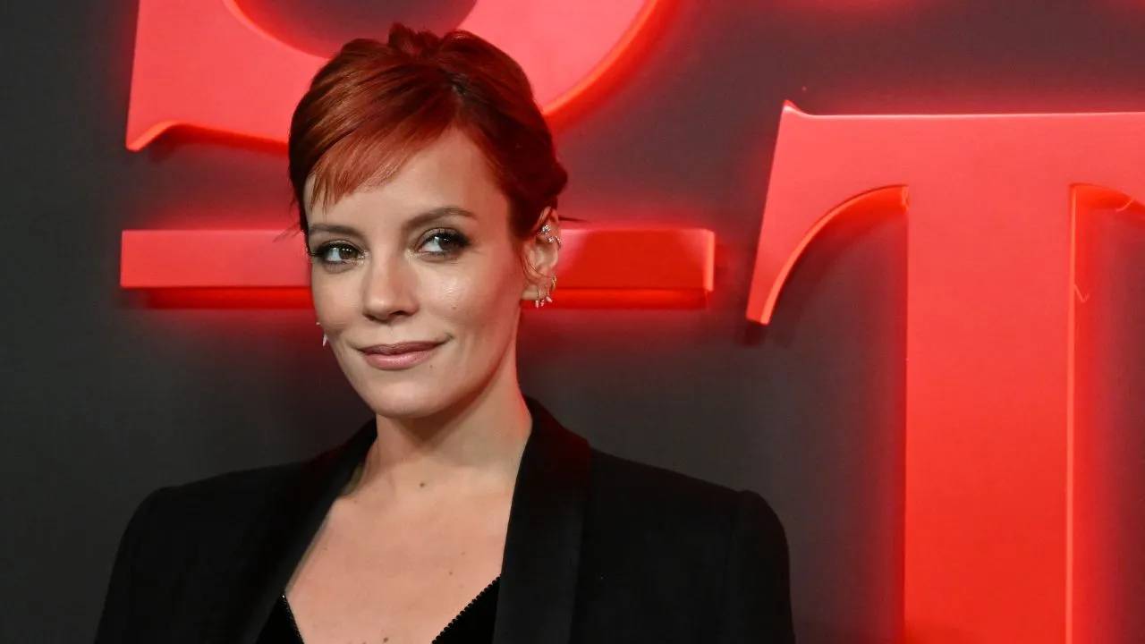  Lily Allen confiesa que tener hijas "arruinó totalmente" su carrera 