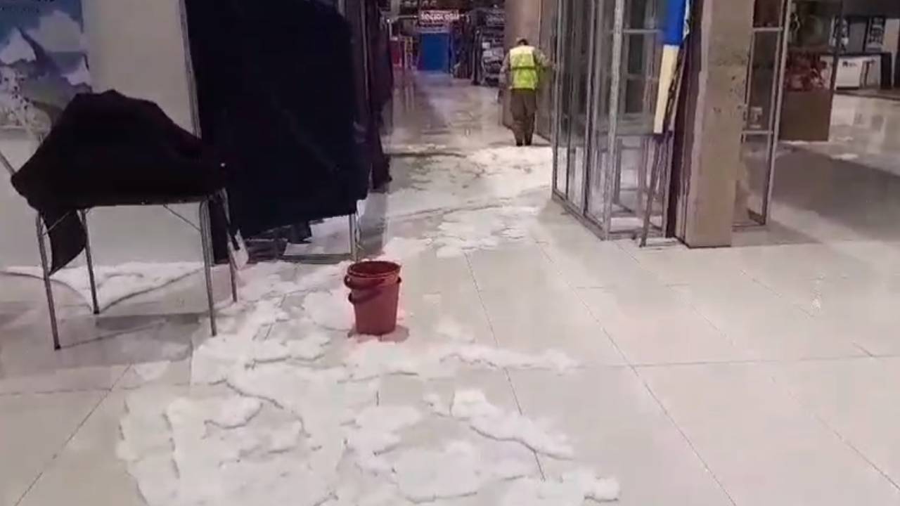  El diluvio en La Paz y El Alto afectó la Terminal Metropolitana