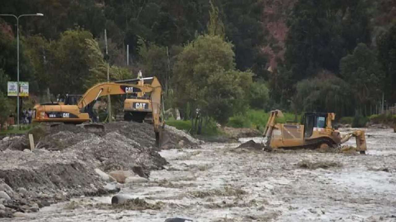 Desbordes causan devastación en La Paz y se recurre a explosivos en el Río Grande
