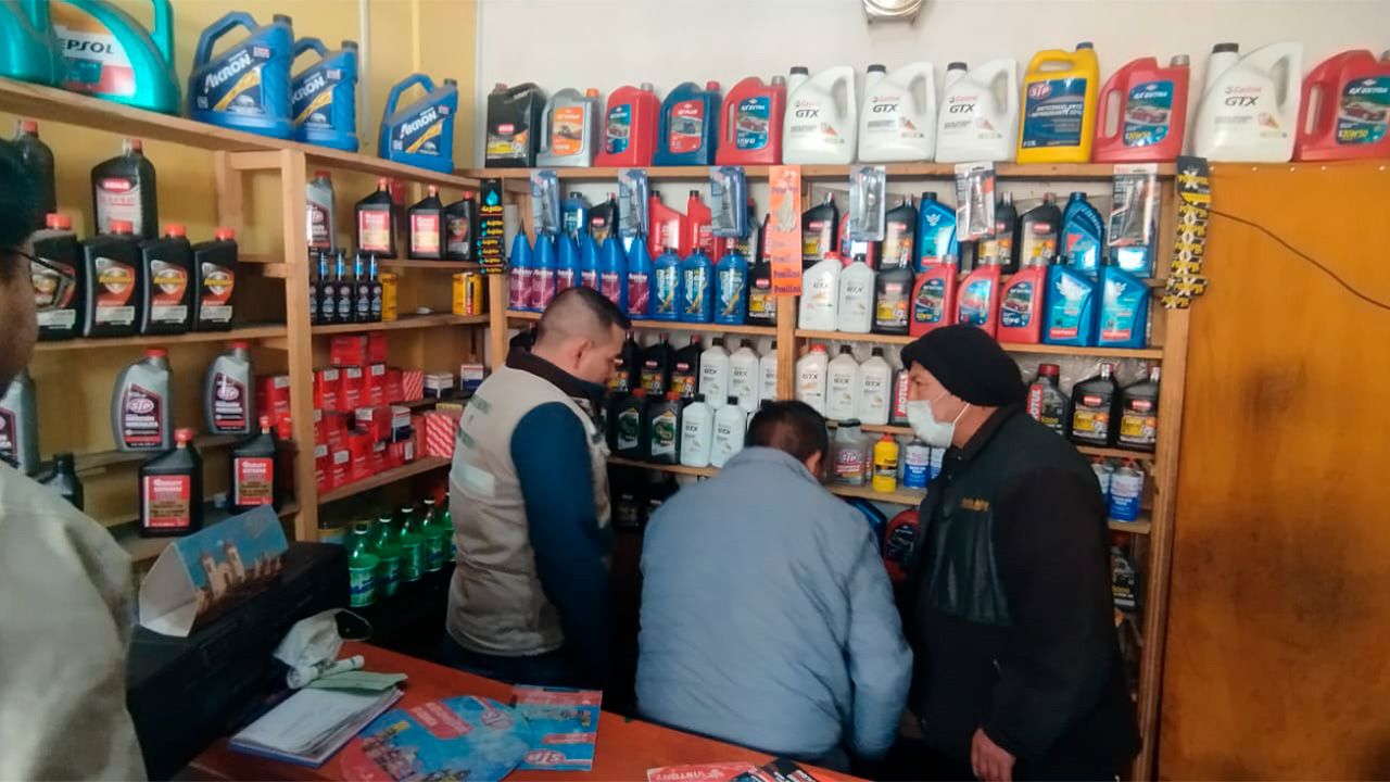 Operativos de la ANH en El Alto: Intervención de puestos ilegales de venta de combustibles
