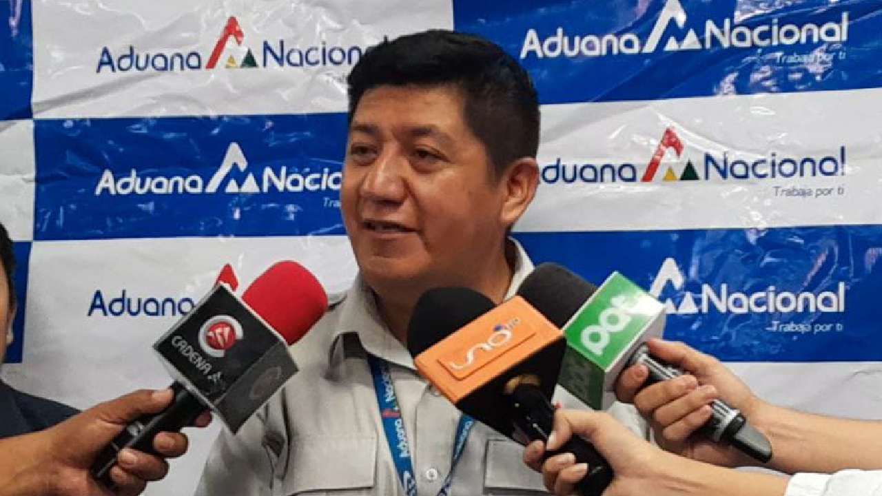 Gerente Regional de Aduana Nacional en Santa Cruz informa sobre operativos anticontrabando