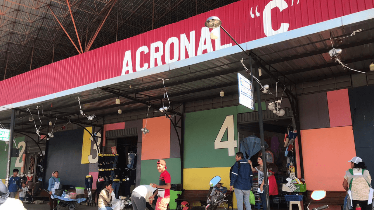 Grover Machaca invita a la población a pasar por Acronal Bloque "C", de la Feria Barrio Lindo