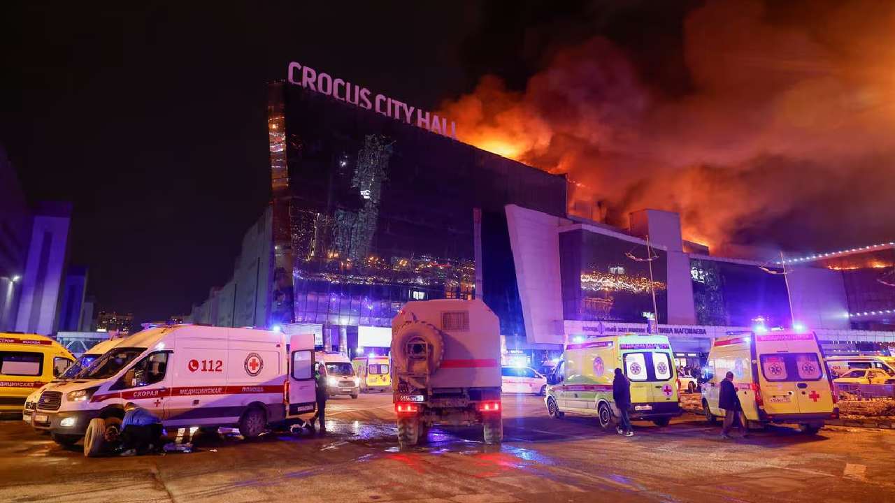 Ataque terrorista en sala de conciertos de Moscú deja más de un centenar de víctimas mortales