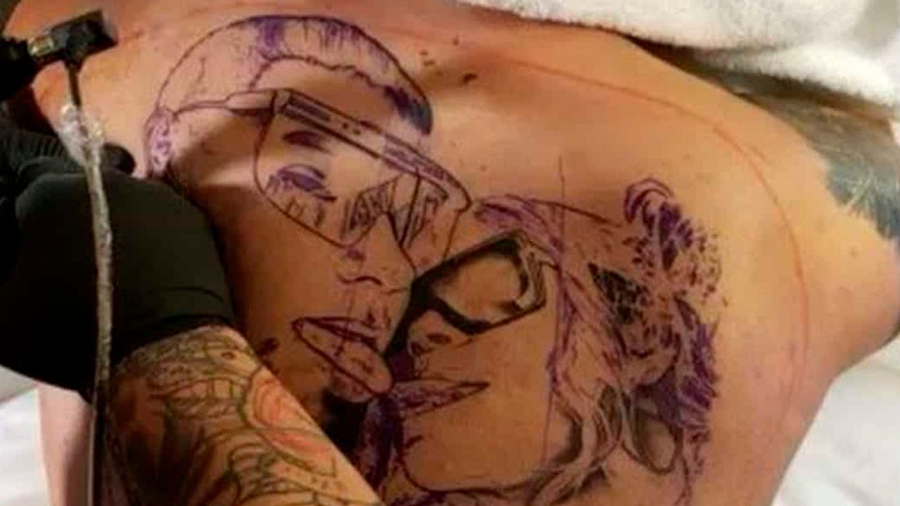 Anuel AA no se borró el tatuaje dedicado a Karol G