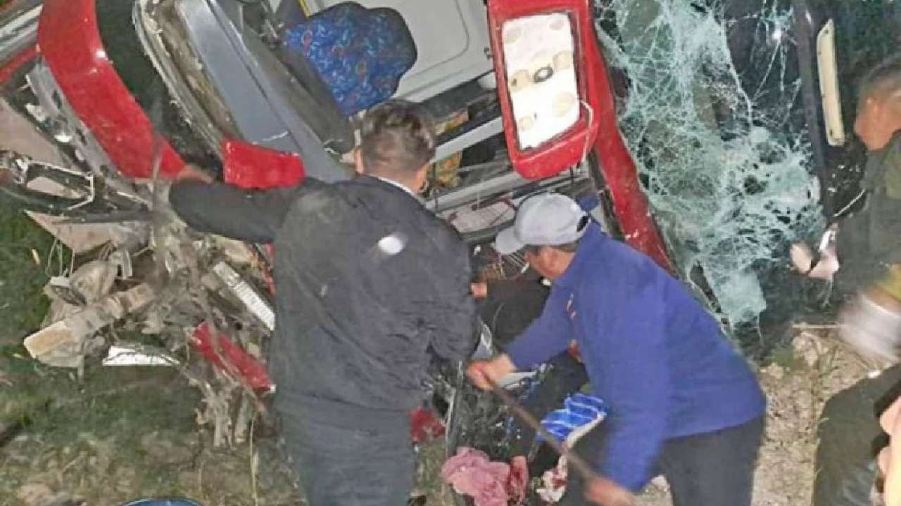 Trágico accidente en Potosí: 4 muertos y 36 heridos en choque de autobús