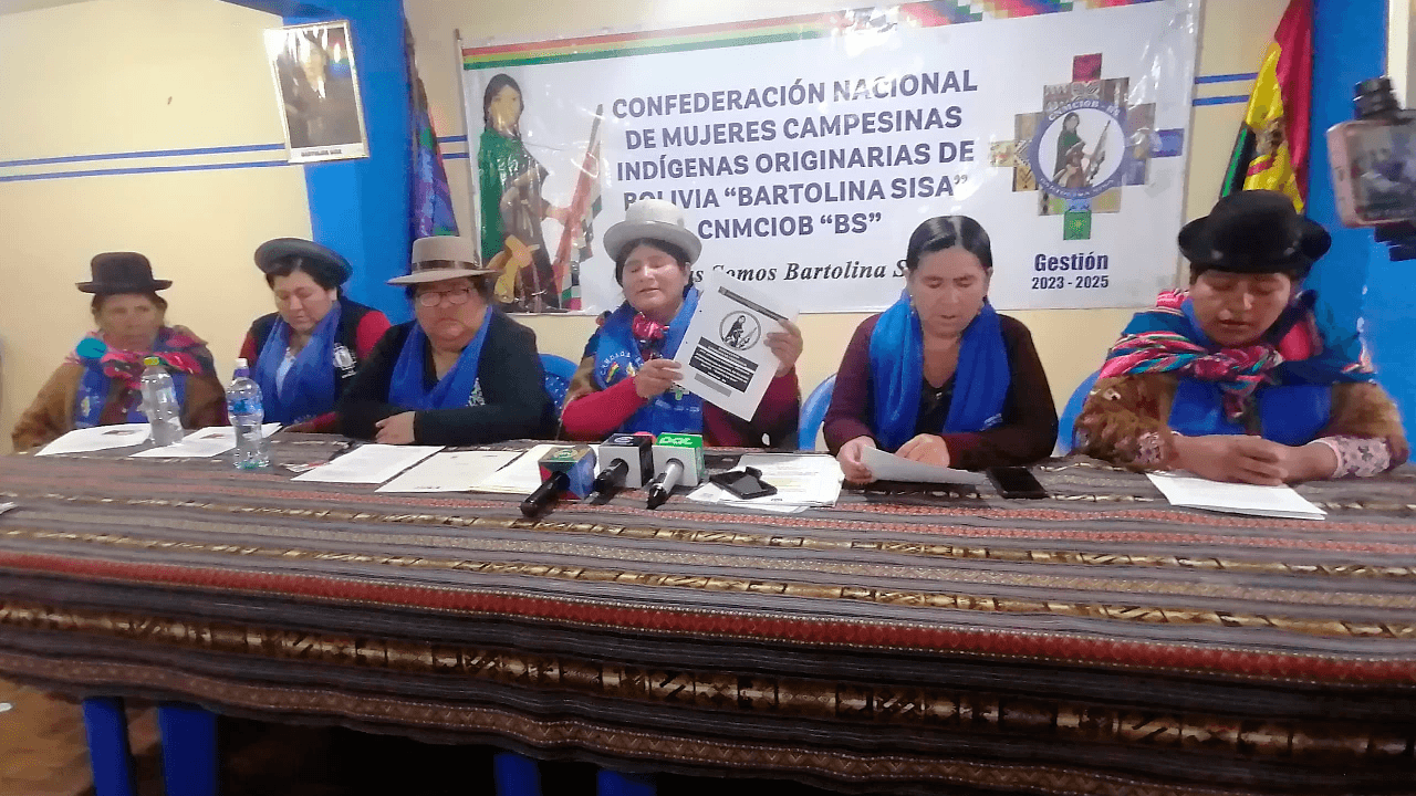 Bartolinas Sisa piden a Evo Morales no dividir a las Organizaciones Sociales
