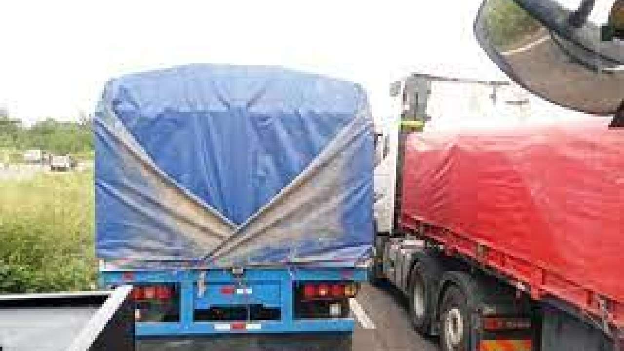 Bloqueo en el puente de la amistad entra en su segundo día