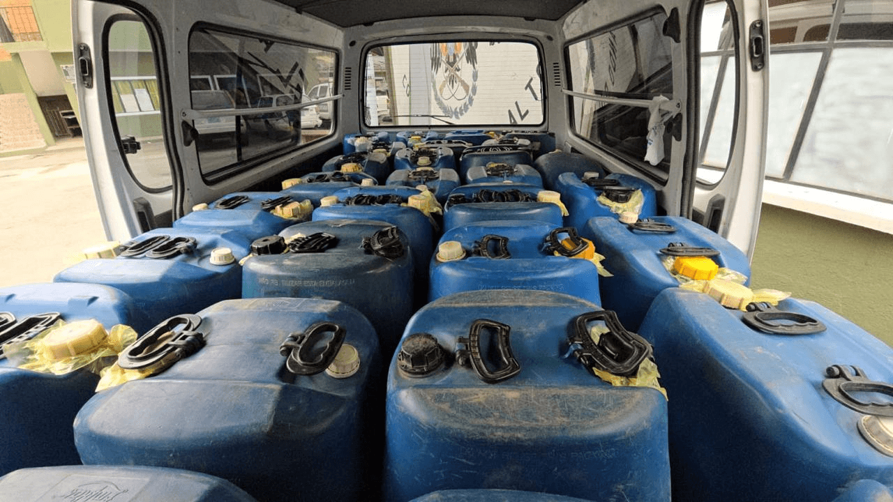 Incautados más de 1.800 litros de diésel en operativo en carretera a Copacabana