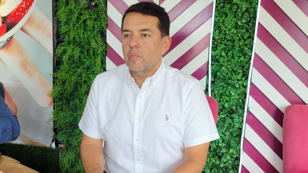 Erick Morón: "Políticos estan con ambiciones personales y se olvidan de hacer gestión pública"