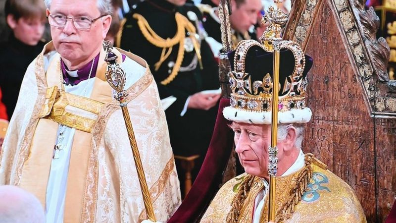 Carlos III es coronado como rey de Inglaterra