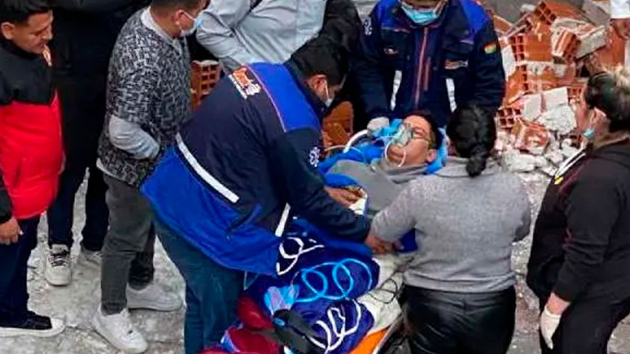 Cinco maestros que realizaban huelga de hambre fueron dados de alta