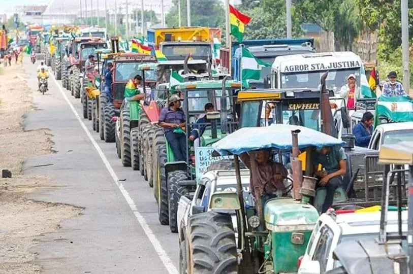 Tractorazo en la zona norte, piden anular el decreto 4910 y 4911 