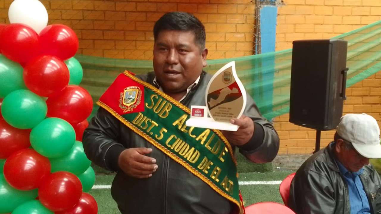 Eloy Mamani, “el hijo del Titicaca” es el subalcalde que maneja el Distrito 5 