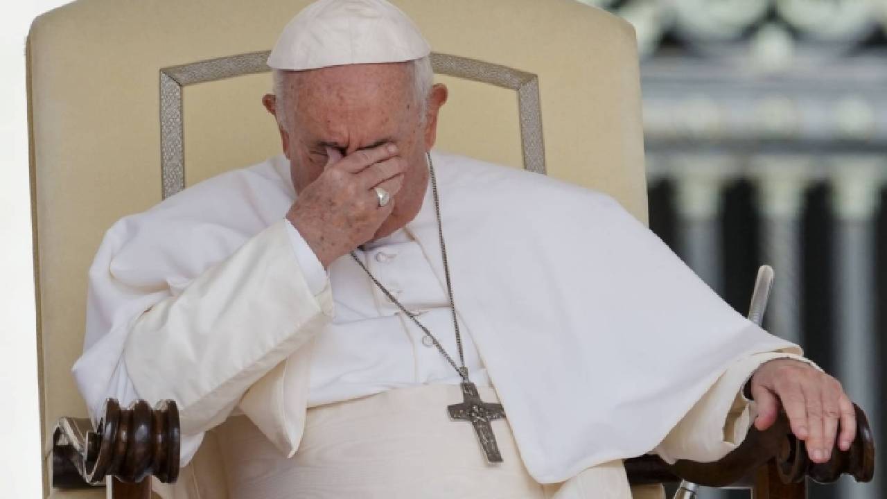 El Papa Francisco se disculpa tras informes sobre el uso de un insulto homofóbico durante una reunión con obispos