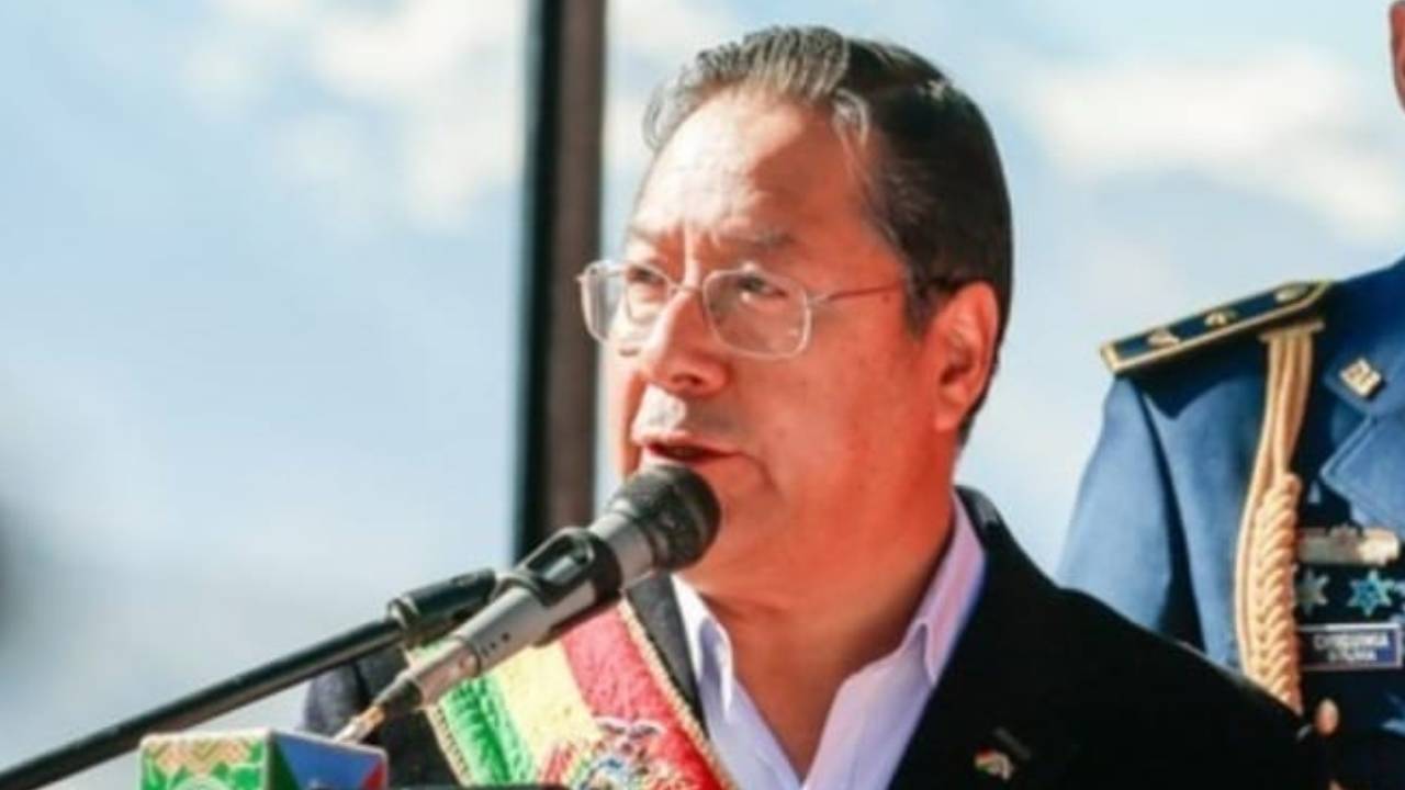 Presidente Arce admite crisis y culpa a la oposición.