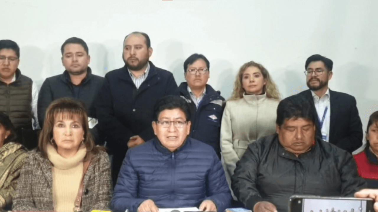 Tensión en el Transporte Boliviano: Se Declara Cuarto Intermedio en Reunión Crucial