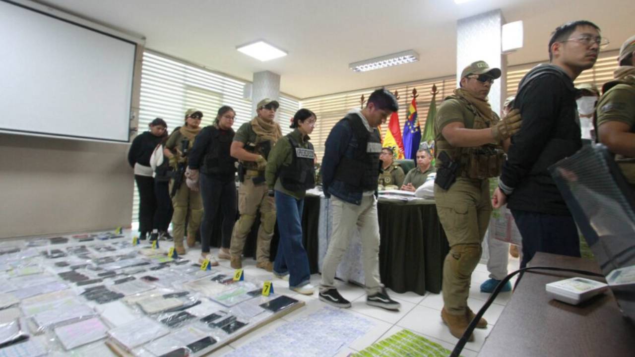Desmantelada Red de Ciberestafas en Santa Cruz: Más de 1,000 Víctimas Diarias