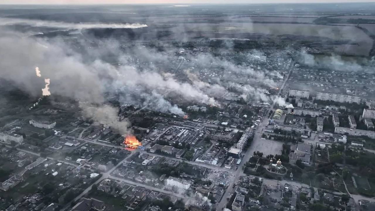 Escombros y ruinas: Así quedó la ciudad ucraniana de Vovchansk tras semanas de asedio ruso
