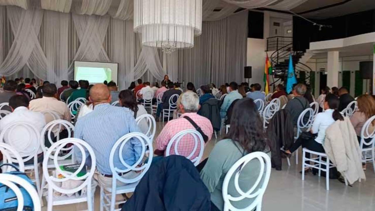 Dueños de estaciones de servicio de todo el país se reúnen en Cochabamba
