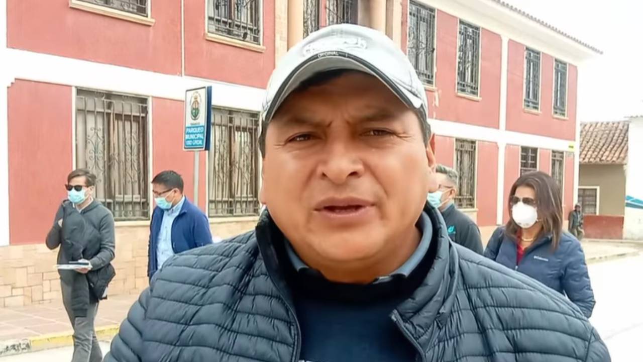 Condenan a Alcalde de Tarabuco a cuatro años de prisión por discriminación agravada