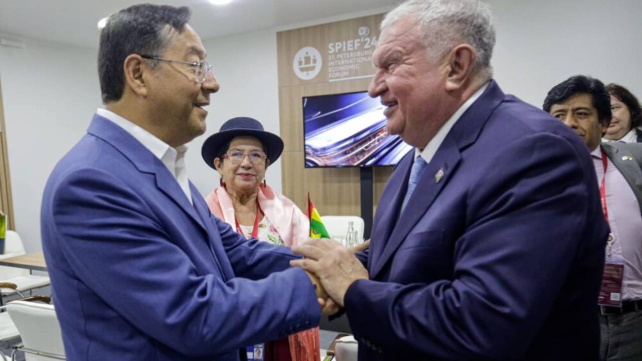 Bolivia y Rusia exploran acuerdos sobre suministro de diésel en foro económico internacional