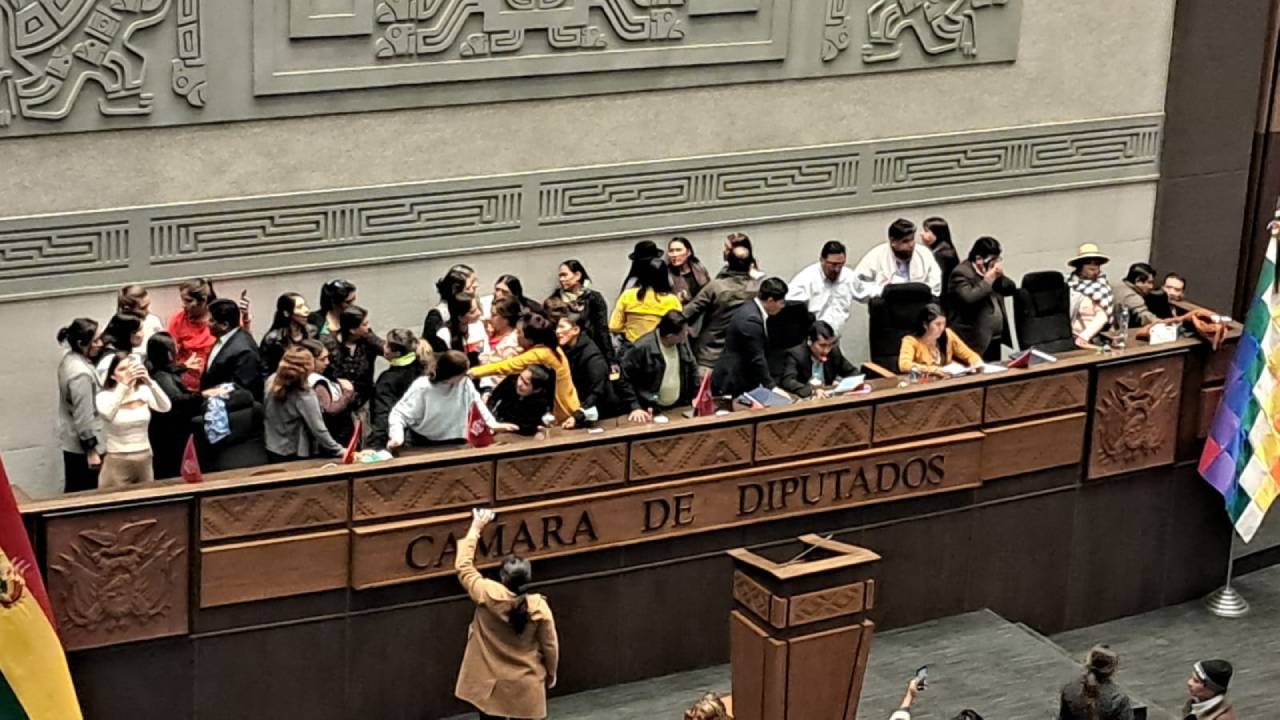 Caos y tensión en la Cámara de Diputados