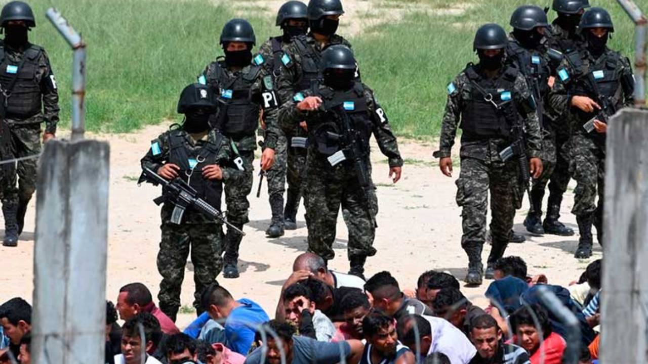 Honduras construirá mega prisión para combatir bandas criminales