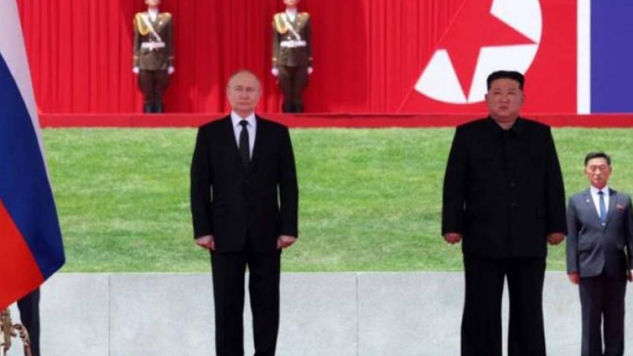 Putin se despide de Pionyang con un concierto y una recepción oficial de Kim
