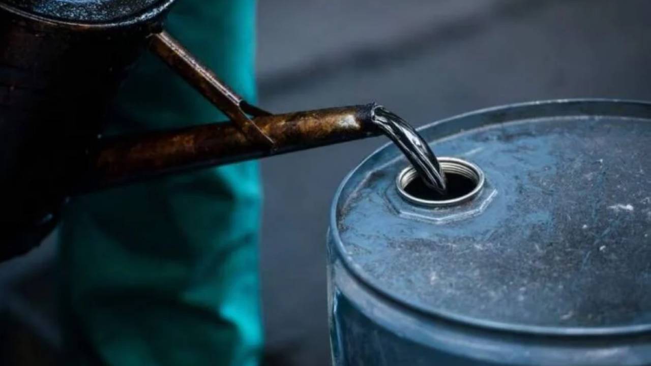 Petrolera rusa envía barriles a Chile para entrega a YPFB