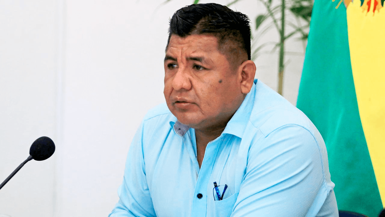 Sobrino del ministro Santos es aprehendido cuando intentaba salir del país