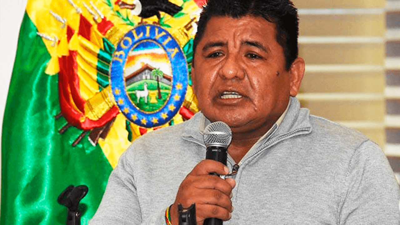 Se cree que sigue en el país y tiene alerta migratoria