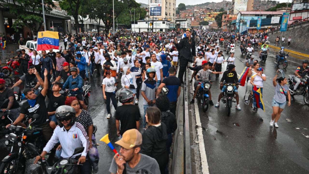 Fiscal General de Venezuela anuncia 749 detenidos en protestas contra la reelección de Maduro