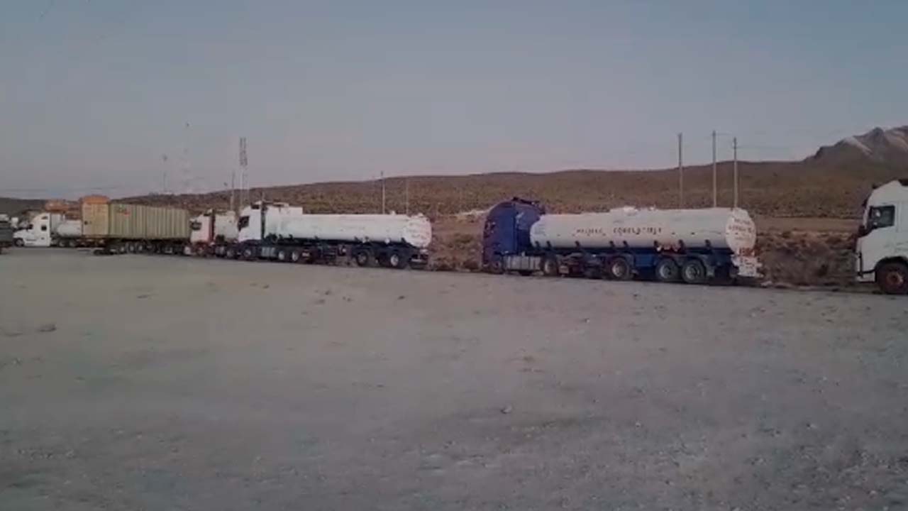  Paro nacional del transporte pesado paraliza Bolivia