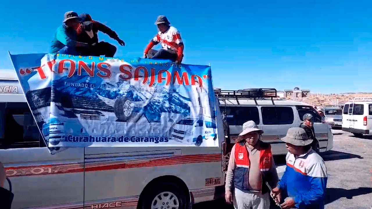 Bloqueos en Curahuara de Carangas por escasez de combustible