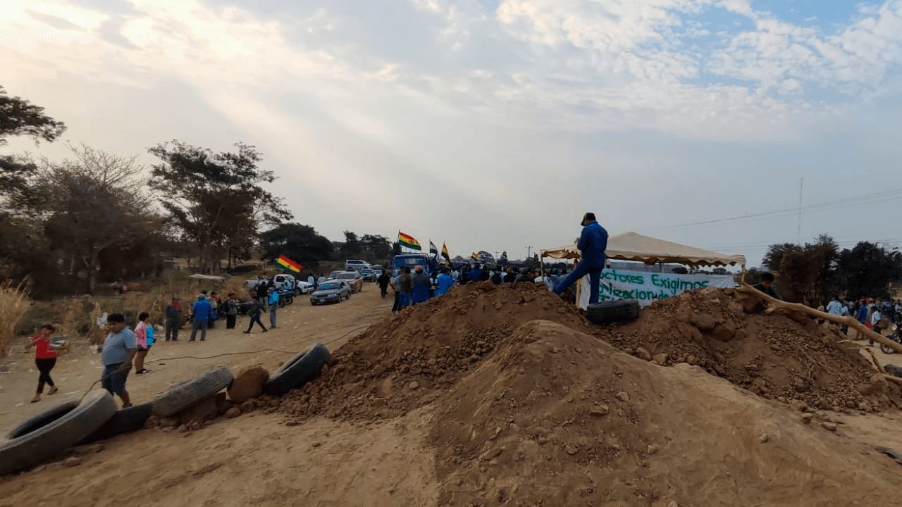 Productores de San Julián mantendrán bloqueo hasta reunión con el gobierno