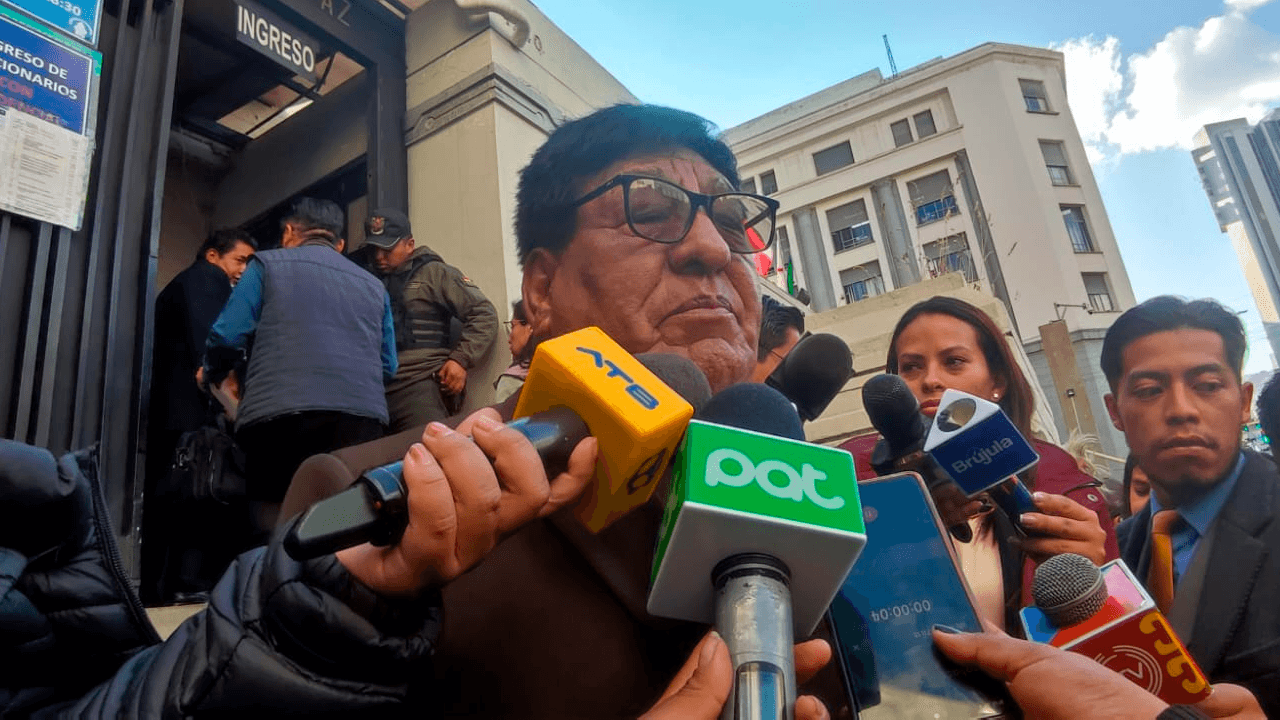 Choferes se reunirán con el ministerio de hidrocarburos para discutir el abastecimiento de combustible