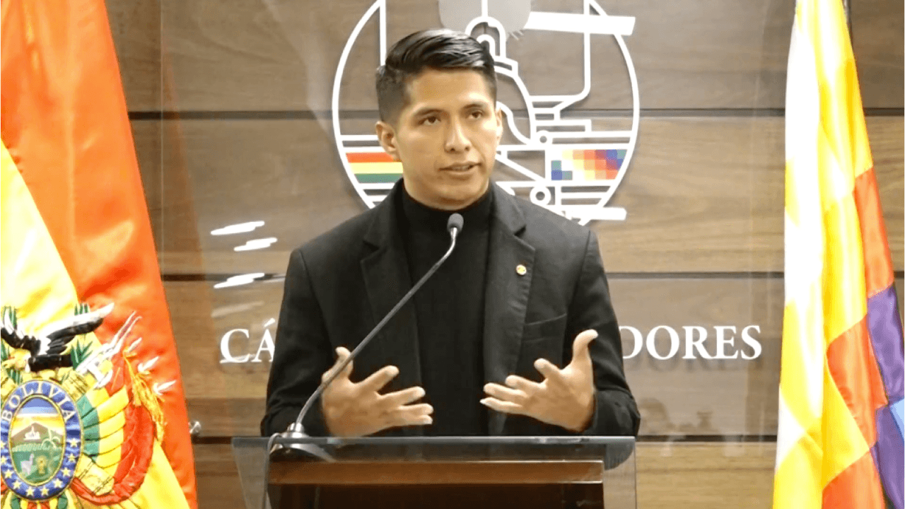 Andrónico insta a diputados a sancionar ley para designar al nuevo fiscal general