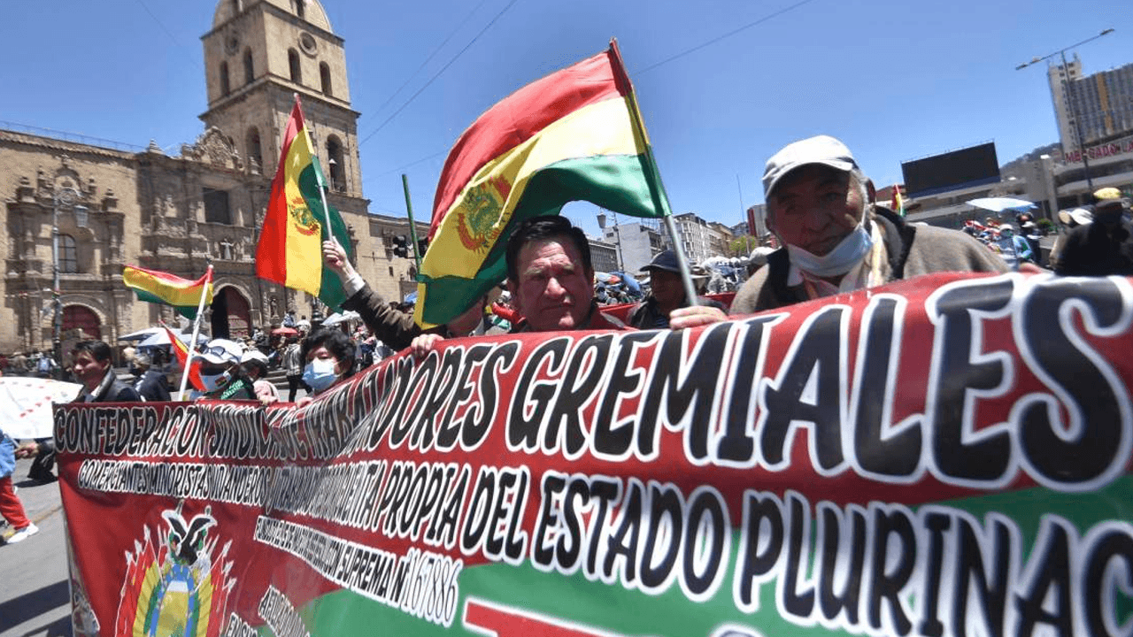 Gremiales anuncian bloqueo nacional de carreteras en septiembre