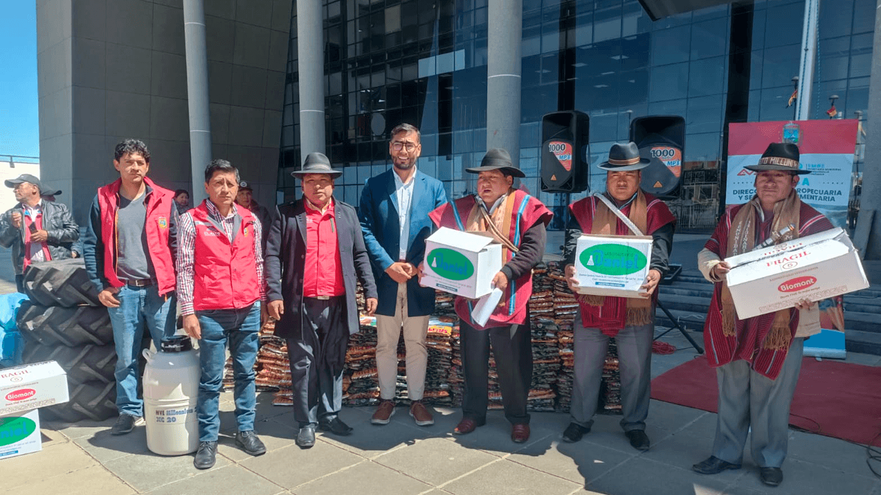 Apoyo municipal a distritos rurales de El Alto para fortalecer producción grícola y ganadera