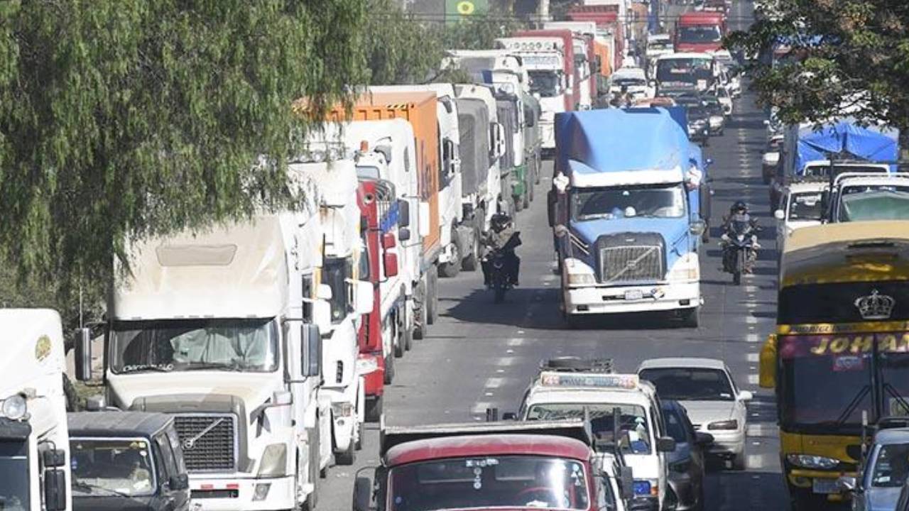 Transporte Pesado Podría Realizar Paro Nacional en Caso de No Liberar a Juan Yujra