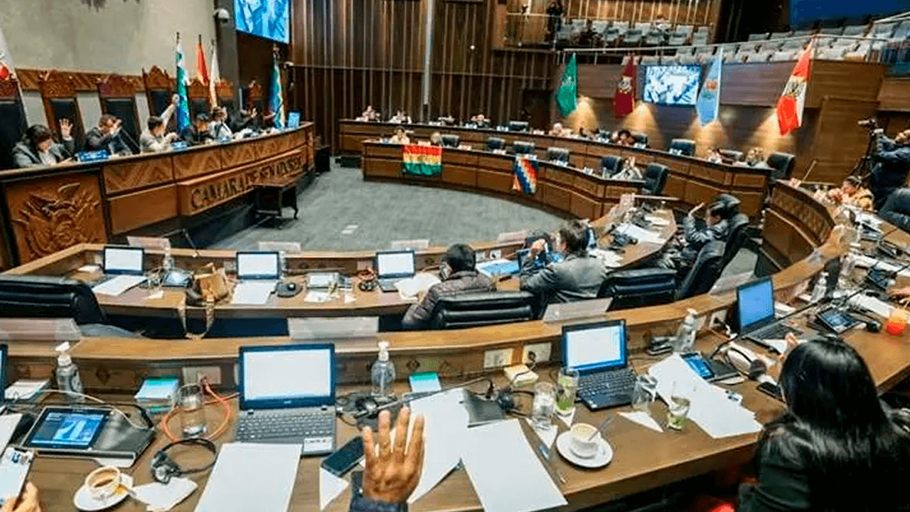 Senador Vargas exige convocatoria para elección del fiscal general