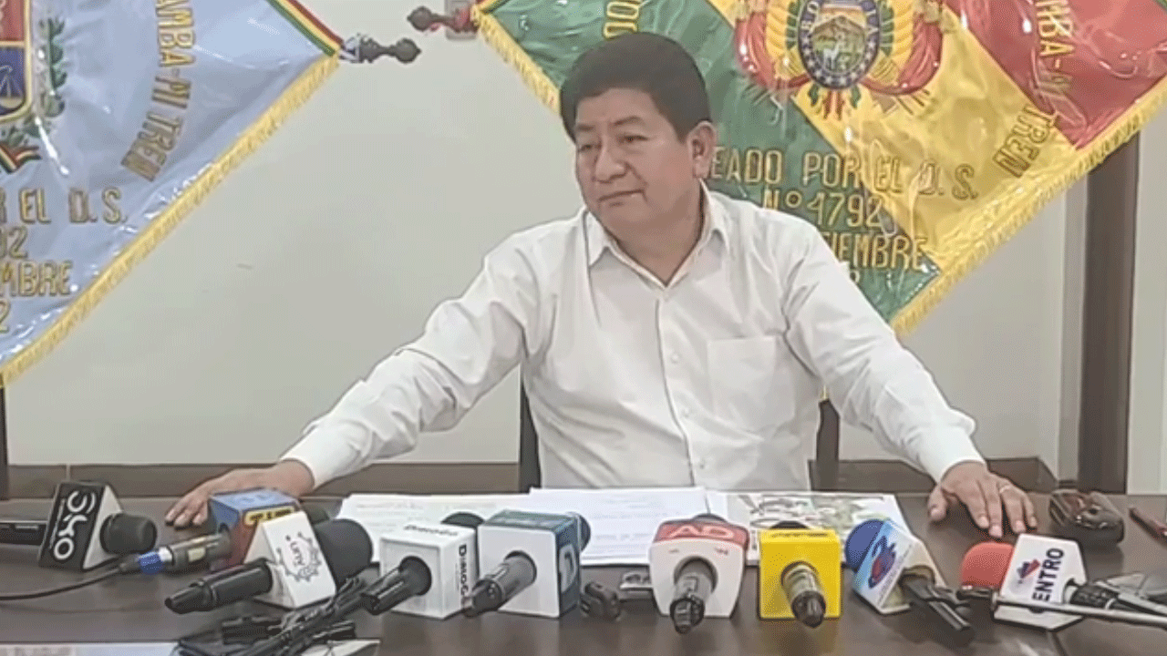 Ministro Edgar Montaño Evalúa Impacto del Paro Cívico en Santa Cruz y Cuestiona a Evo Morales