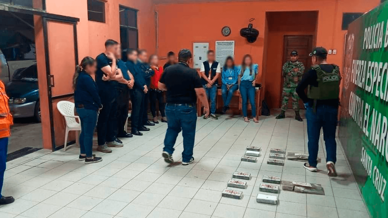 FELCN incauta 12 paquetes de droga en vuelo de BOA con destino a España
