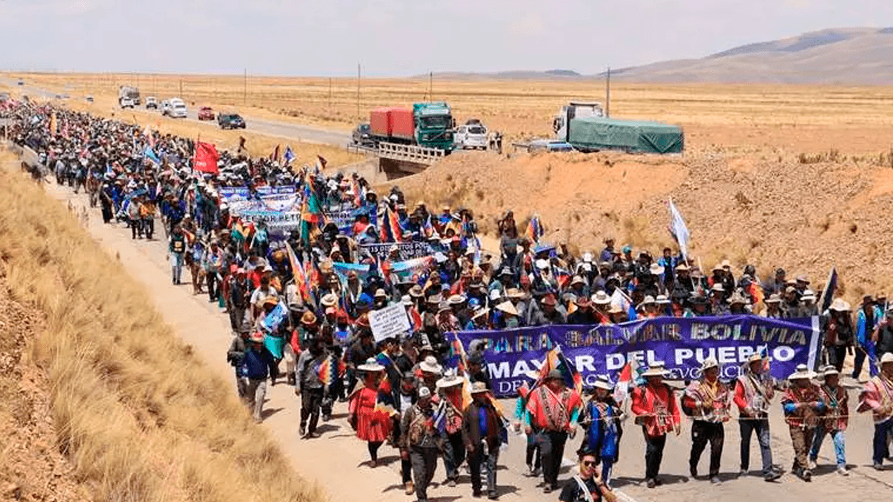 Evistas agreden a funcionario del Gobierno durante intento de entrega de invitación al diálogo a Evo Morales