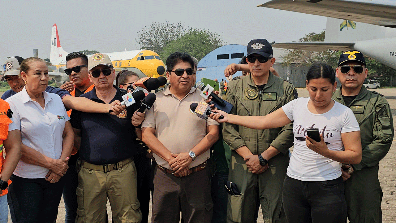 Bolivia refuerza la lucha contra incendios con el plan aéreo "guardián"