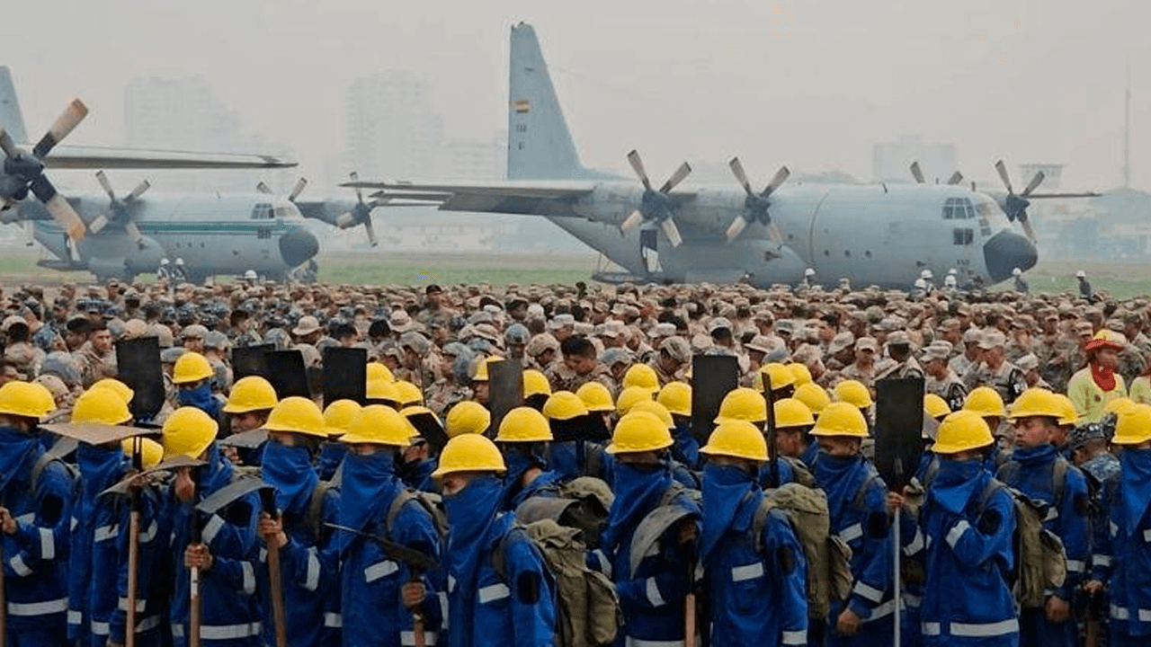 Refuerzan lucha contra incendios en Santa Cruz con más tropas y aeronaves