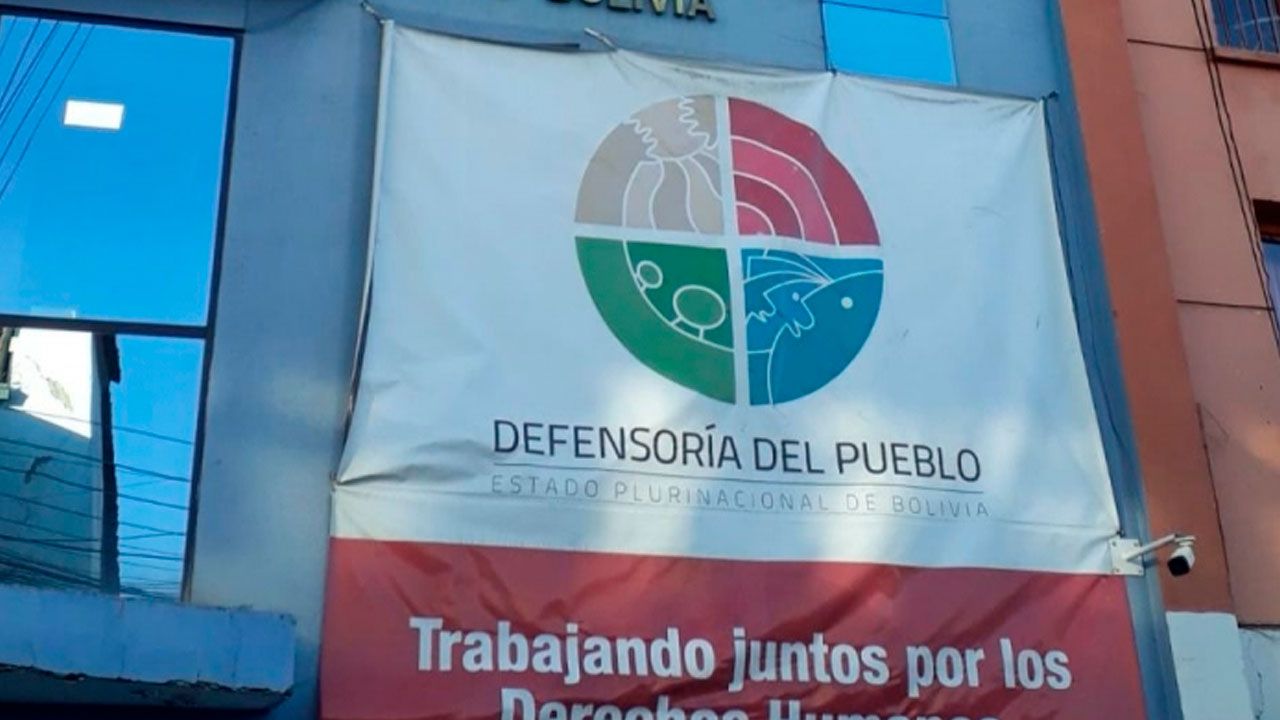 La defensoría del pueblo alerta sobre la ‘instrumentalización’ de la mujer