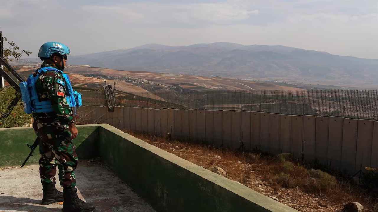 Fuerza de paz de la ONU en Líbano reporta otro casco azul herido en medio de enfrentamientos entre Hezbollah e Israel